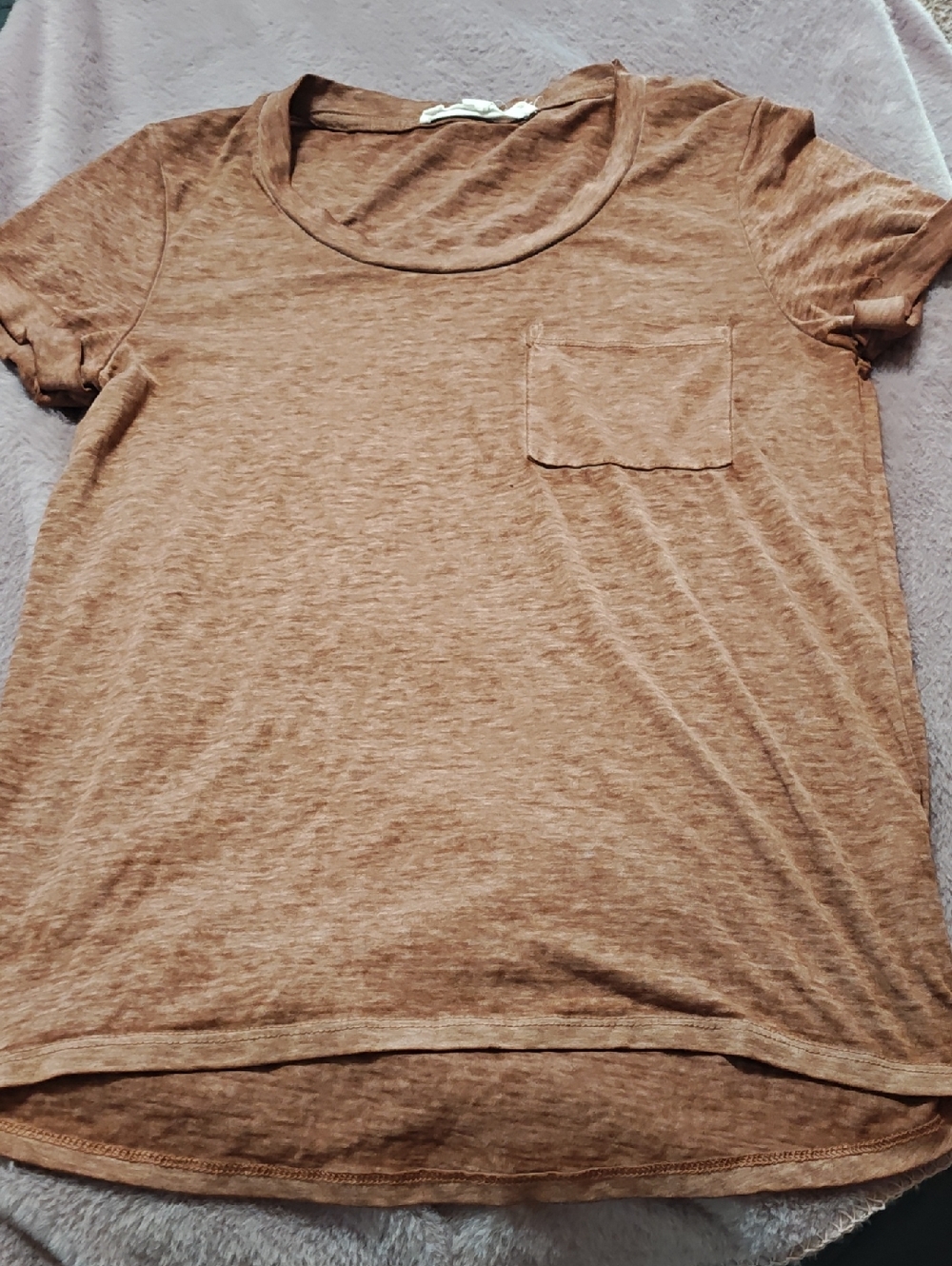 Hippie Rose Short Sleeve Pocket Tee in Tan Heather